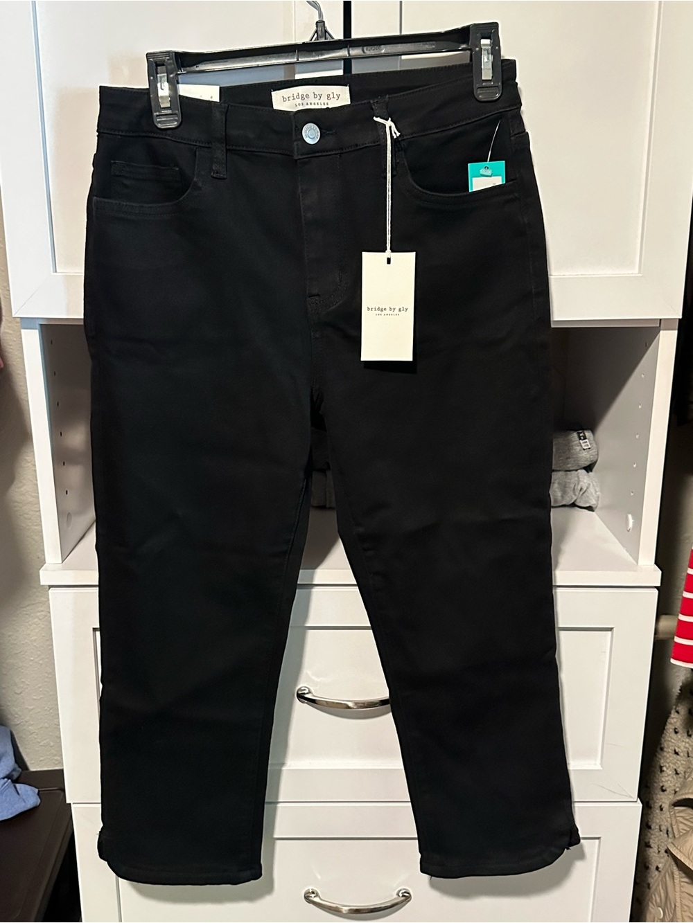 Bridge by GLY high-rise capri skinny jeans in a size 6.
